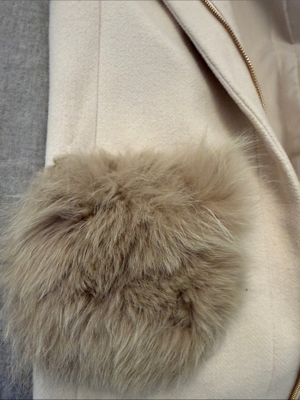 Coat with real Fox fur - Picture 8 of 9